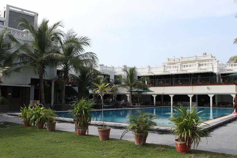 Aarya Grand Hotels Resorts 35/39