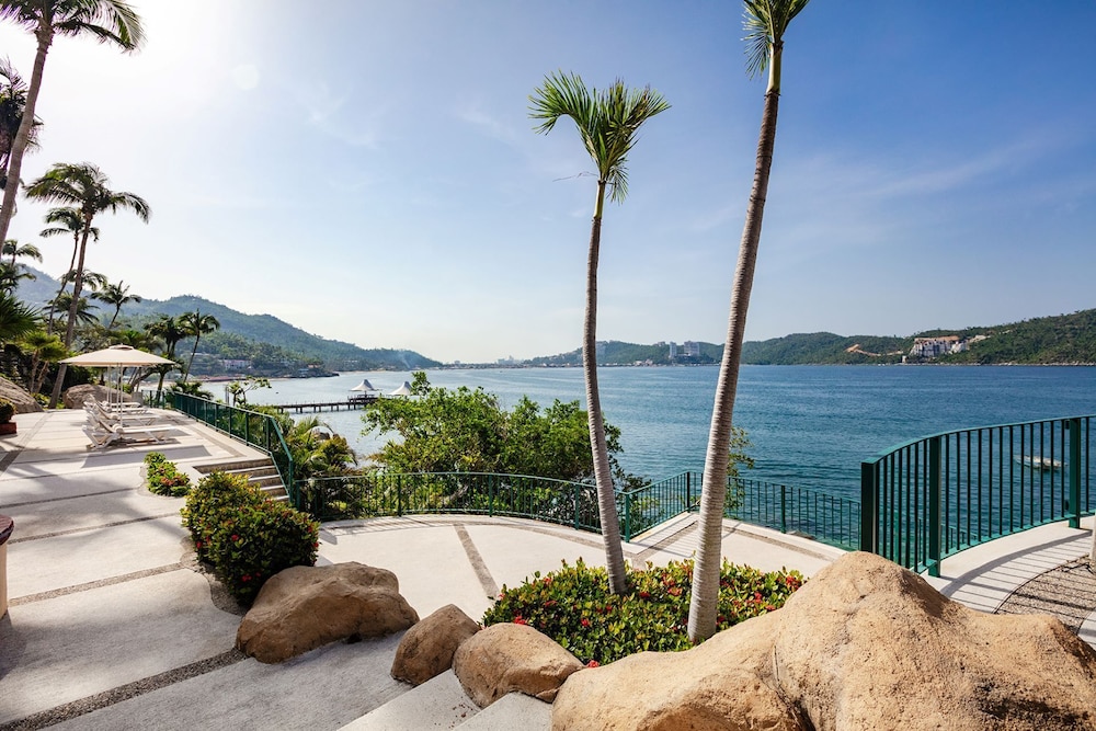 Camino Real Acapulco Diamante 45/50
