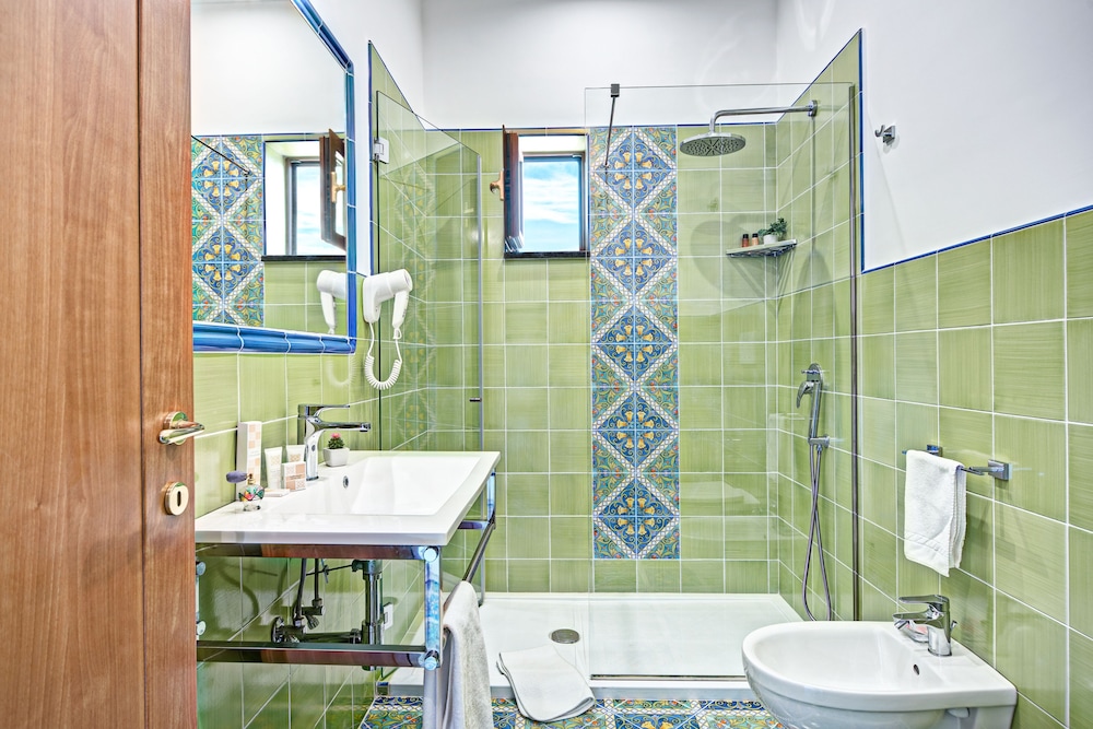 1 BEDROOM, DELUXE, TWIN BEDS, OCEAN VIEW