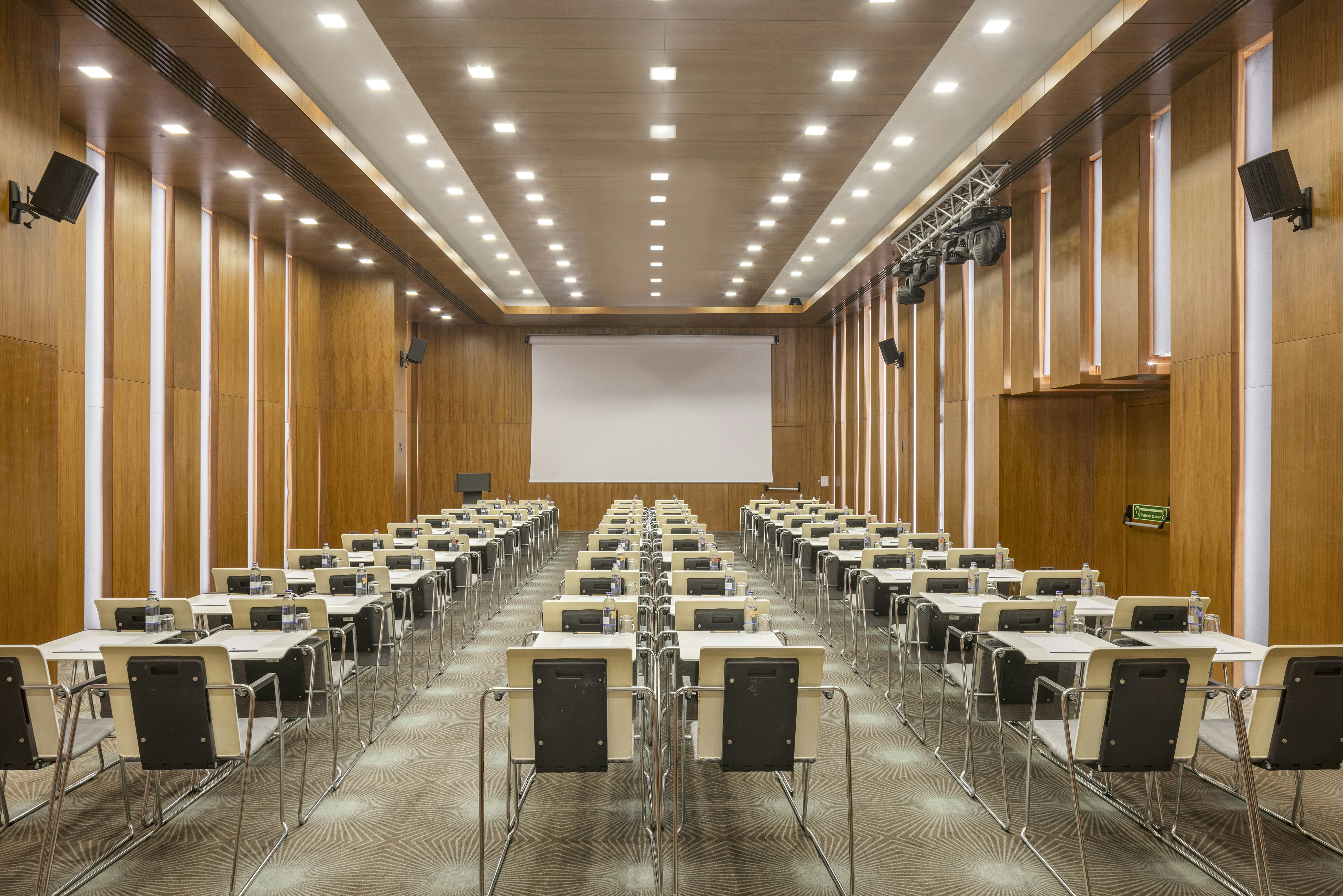 Doubletree By Hilton Hotel Istanbul - Moda 80/90