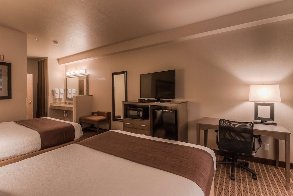 Best Western Plus Yakima Hotel 10/61