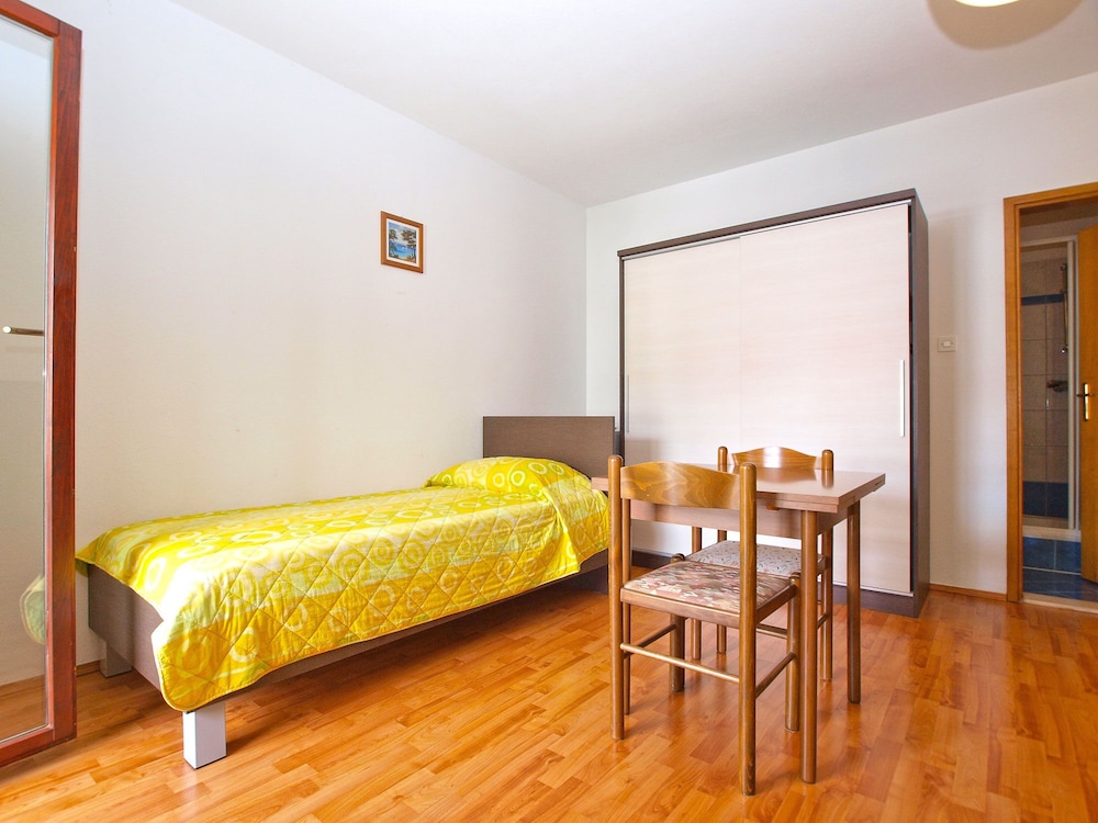 Apartments Ivica 1452 5/37