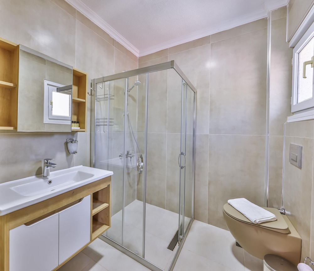 Hill House - Adults Only 46/50