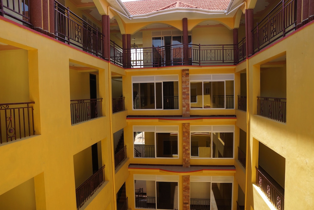 Oasis Top Hotel 8/32