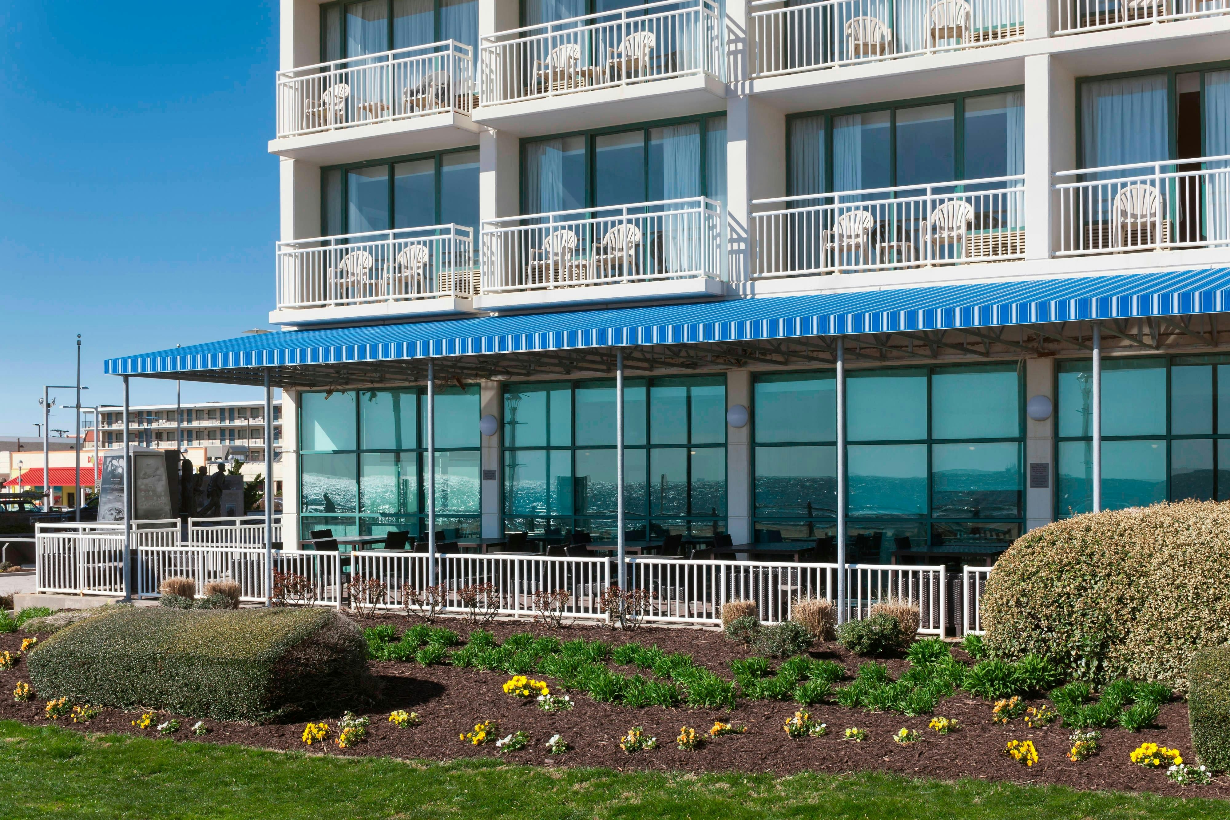 Courtyard Virginia Beach Oceanfront South 2/4