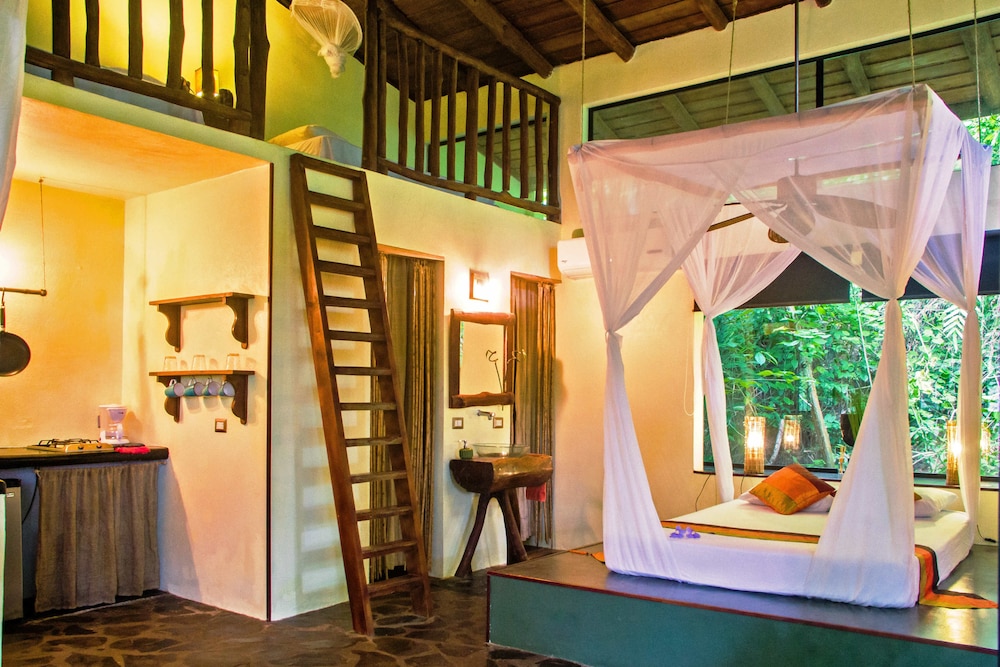 Canaima Chill House 50/50