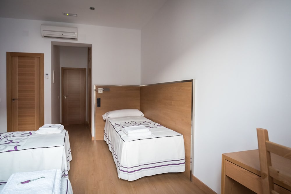 Hostal Carracedo 12/28