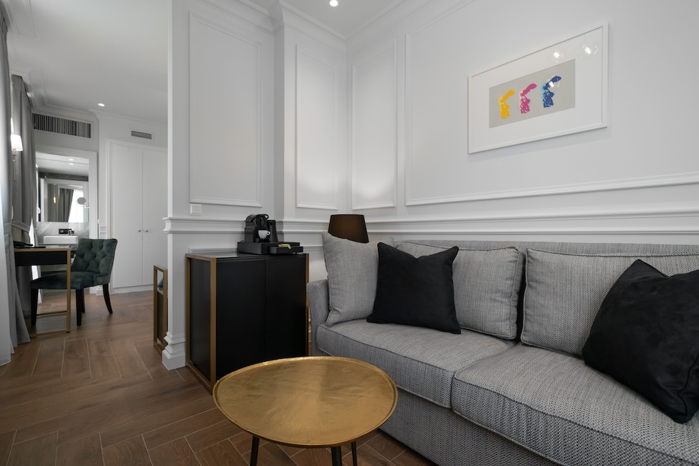 Praxitelous Luxury Suites 28/50