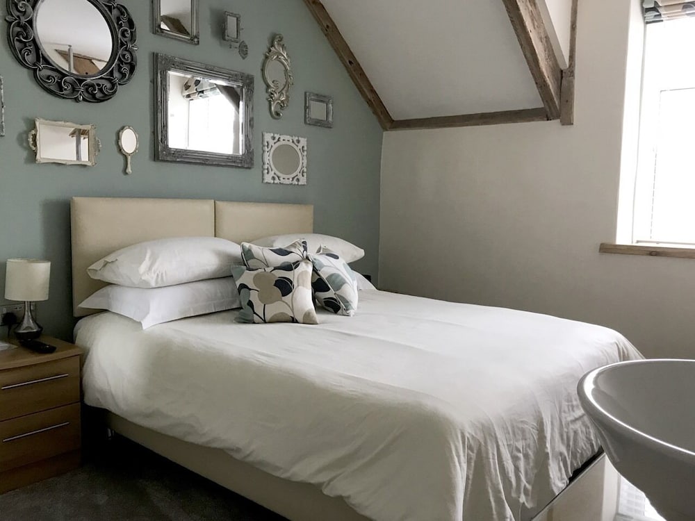 St Bernards Guesthouse 4/15