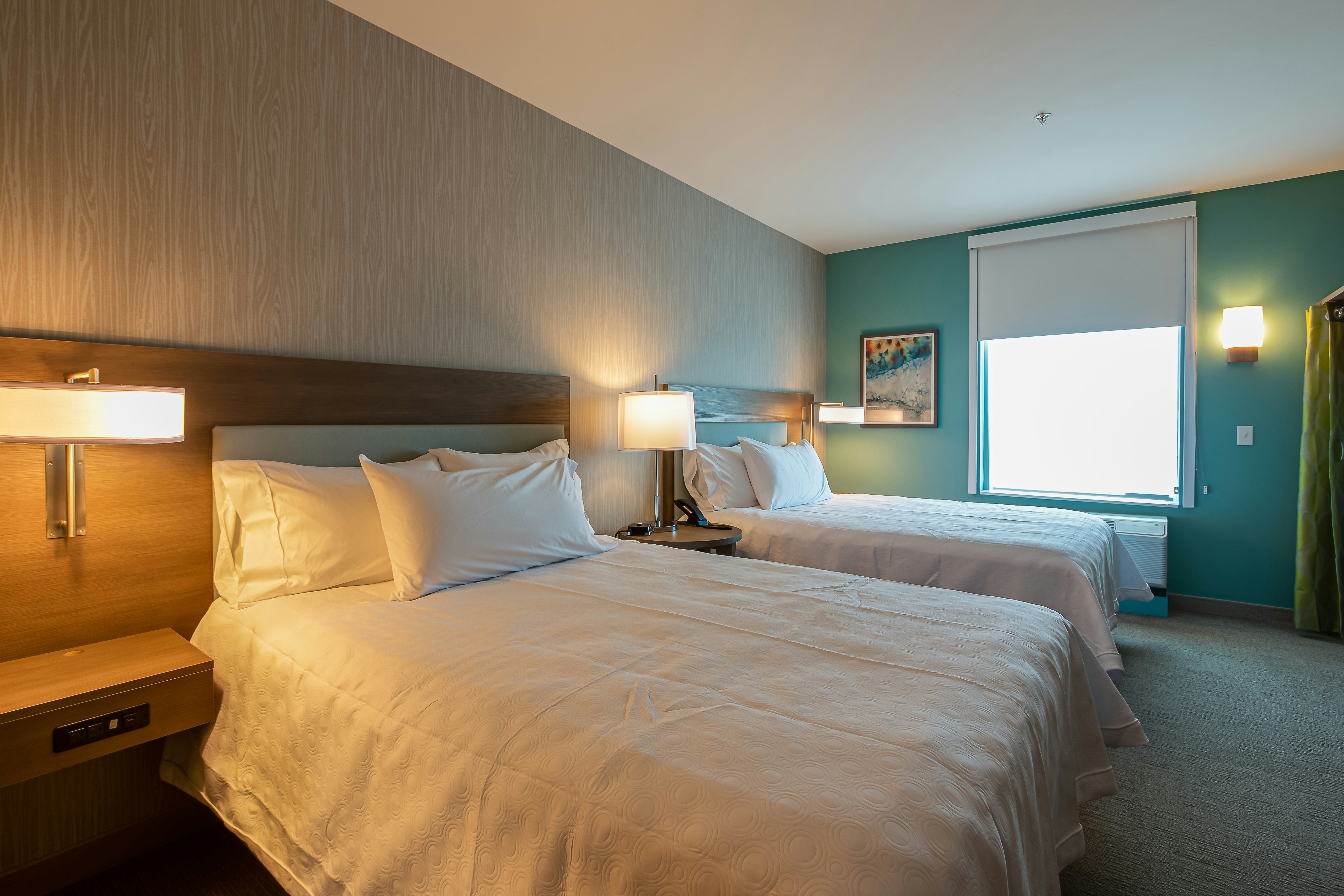 PREMIUM, STUDIO, 2 QUEEN BEDS