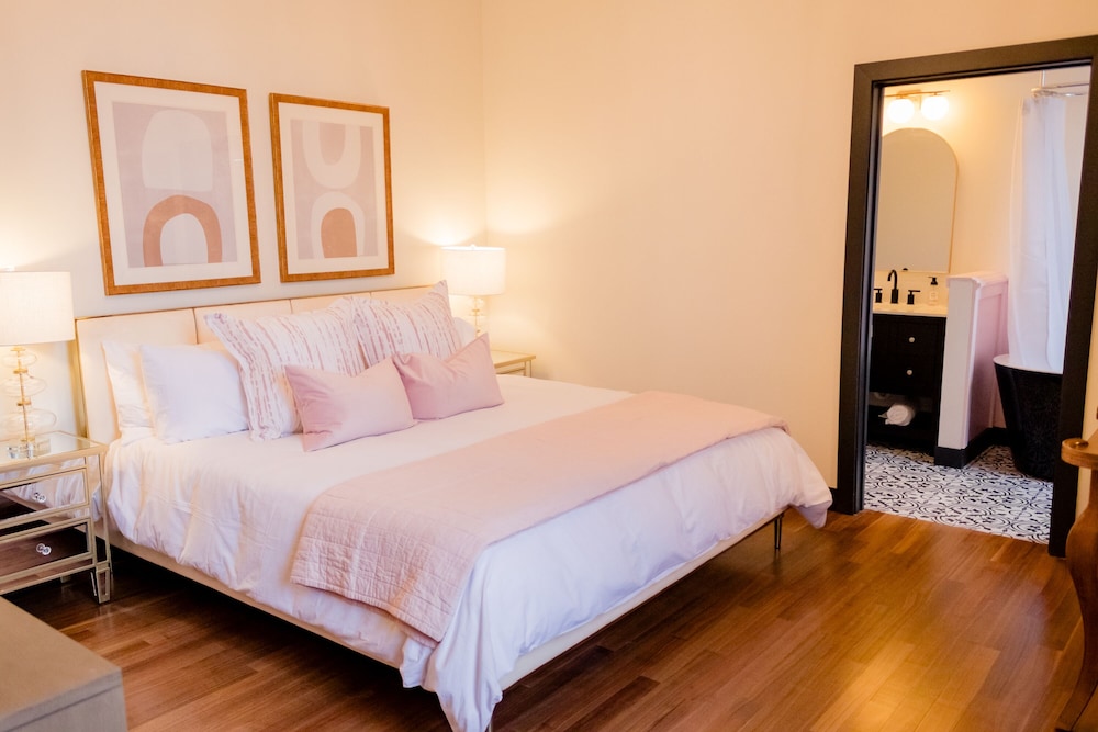 Speakeasy Suites 10/50
