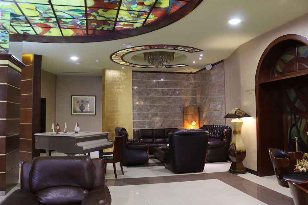 Nairi Hotel 49/68