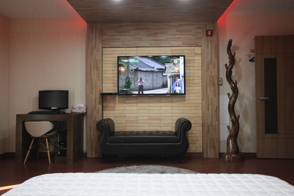 CNN Hotel 41/50