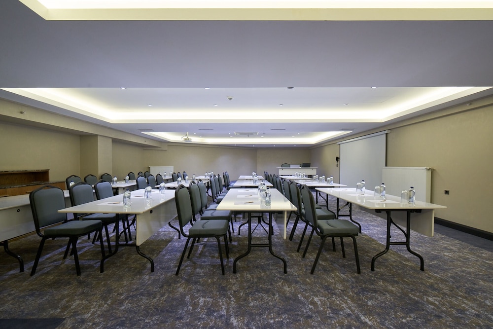 Nova Vista Deluxe and Suites Eskisehir, a member of Radisson Individuals 38/48