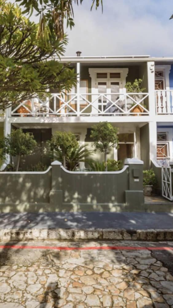 Gordons Guesthouse 38/46