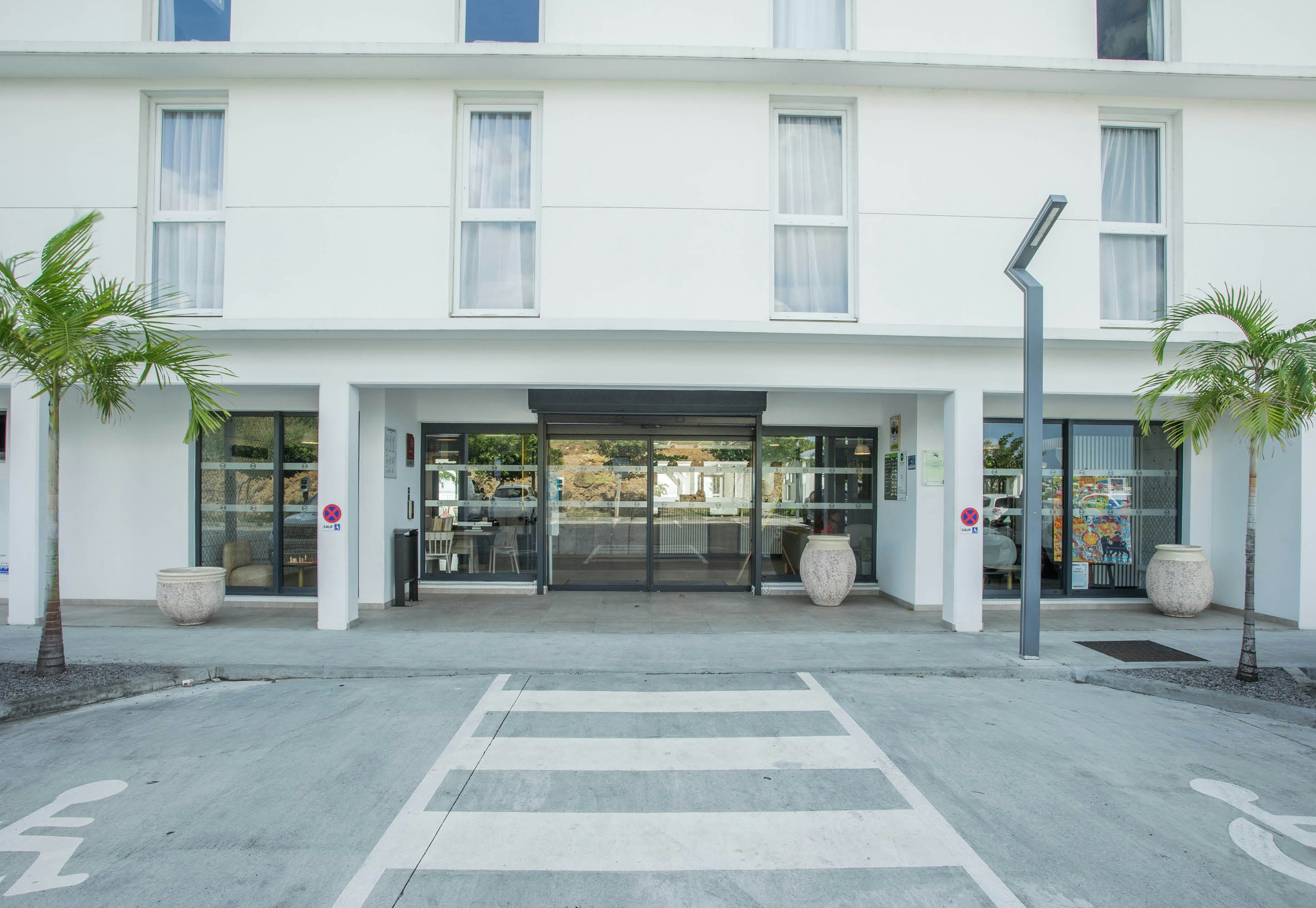 B&B HOTEL Fort de France 1/17
