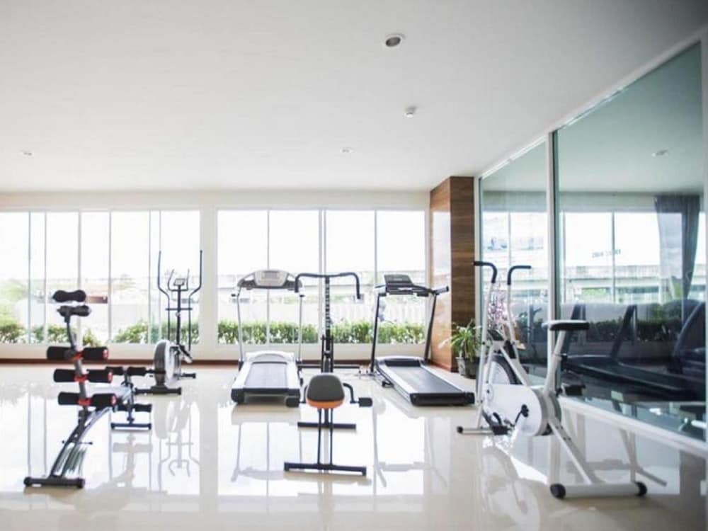 Bay Hotel Srinakarin 38/55