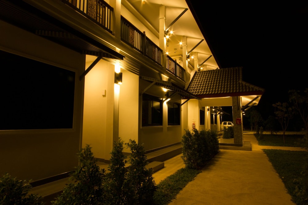 The Rise Resort 37/39