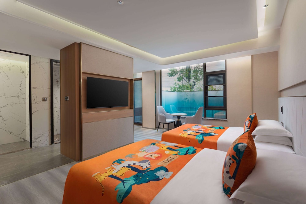Hawthorn by Wyndham Honghe Mile Hot Spring 22/34