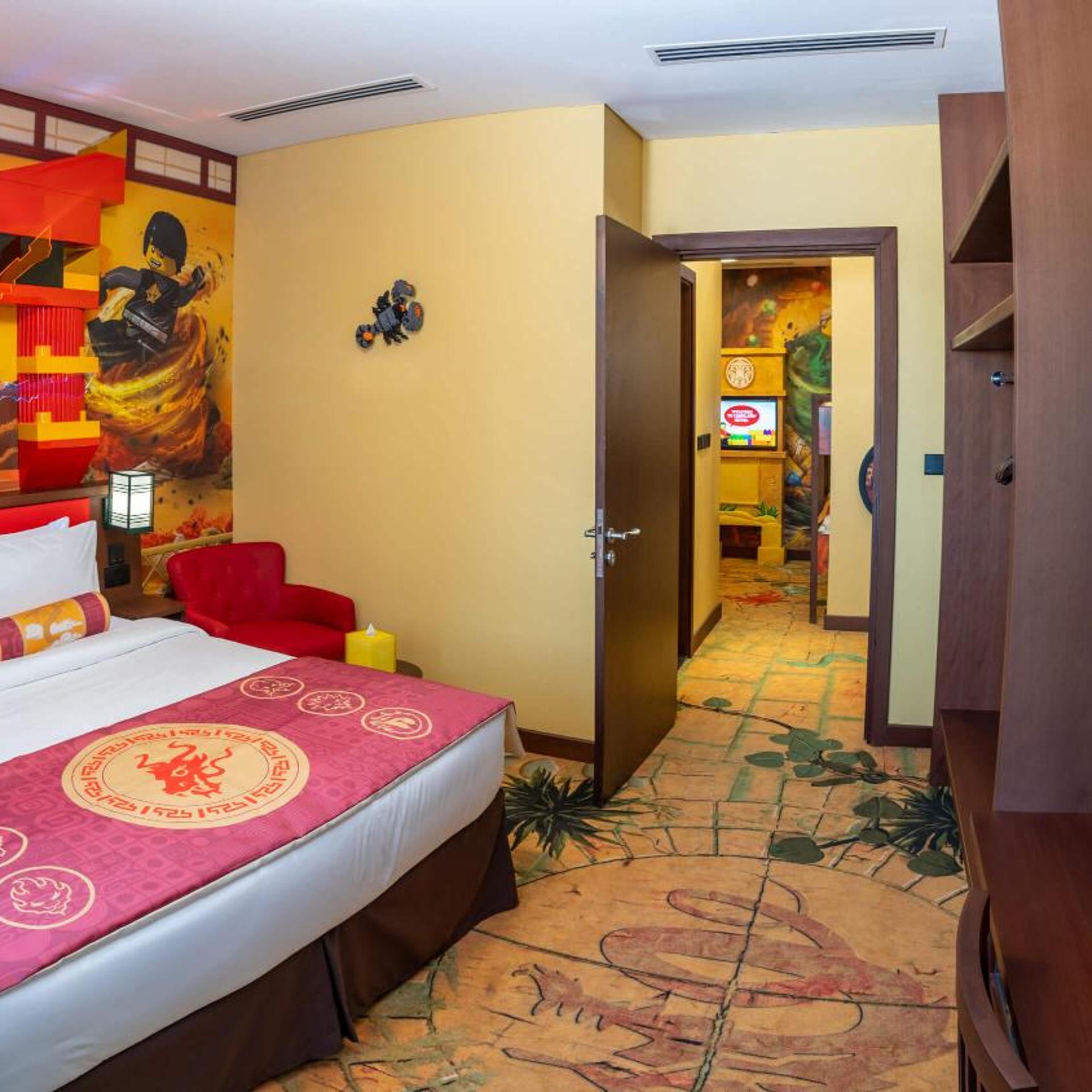 Theme, Family Suite, Ninjago, Sofa