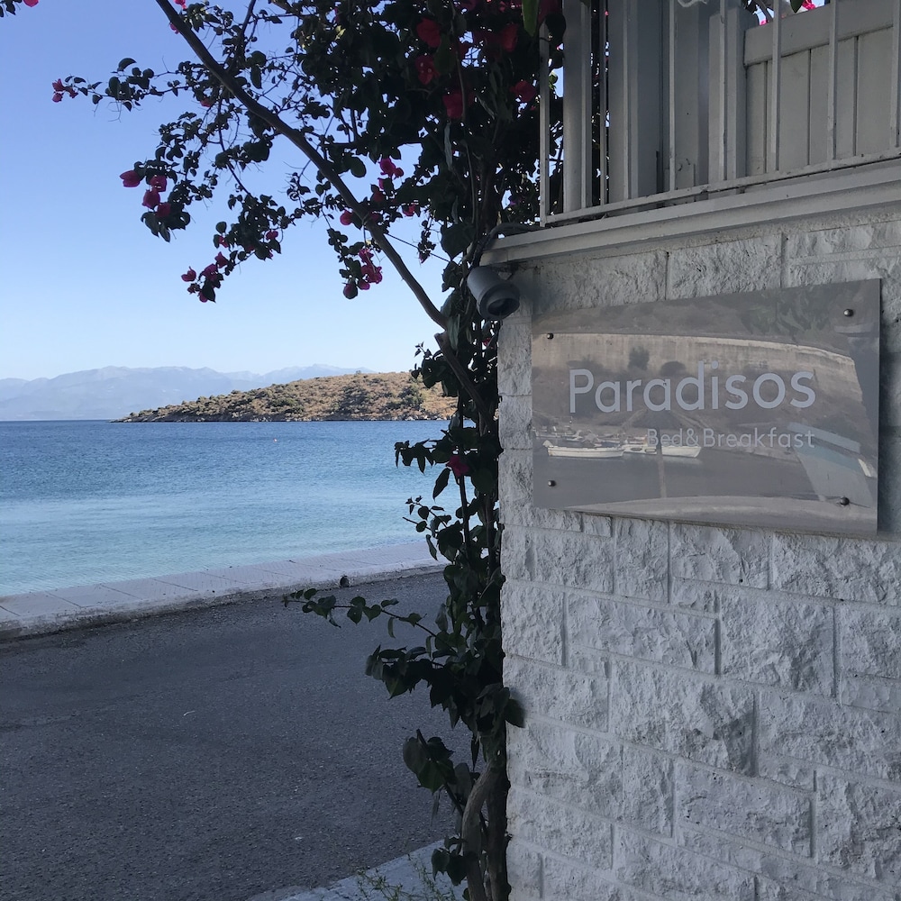 Paradisos Hotel 38/50