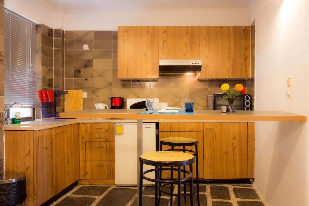 Apollonia Apartments 32/50