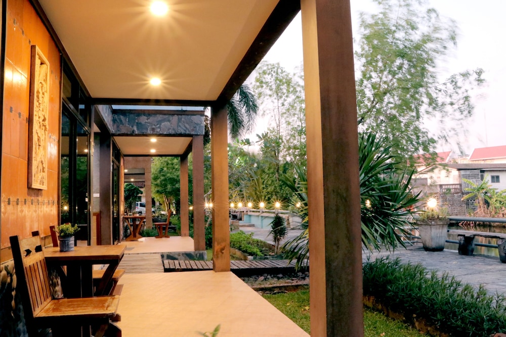 Baanrimnam Resort Trat 47/48