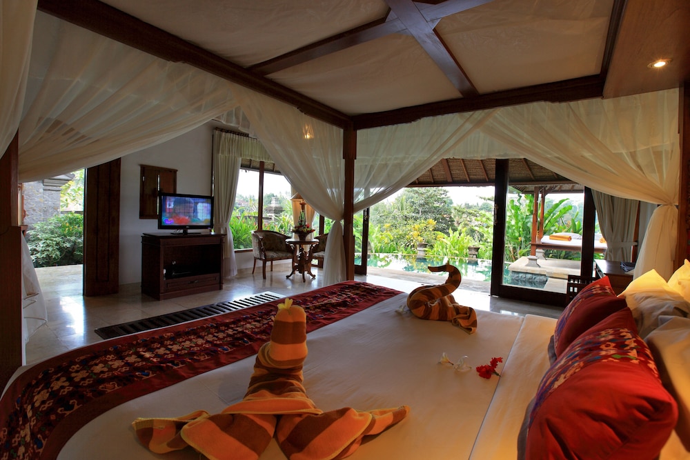 Santi Mandala Villa And Spa 124/140