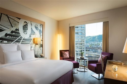 Club, Double Bed