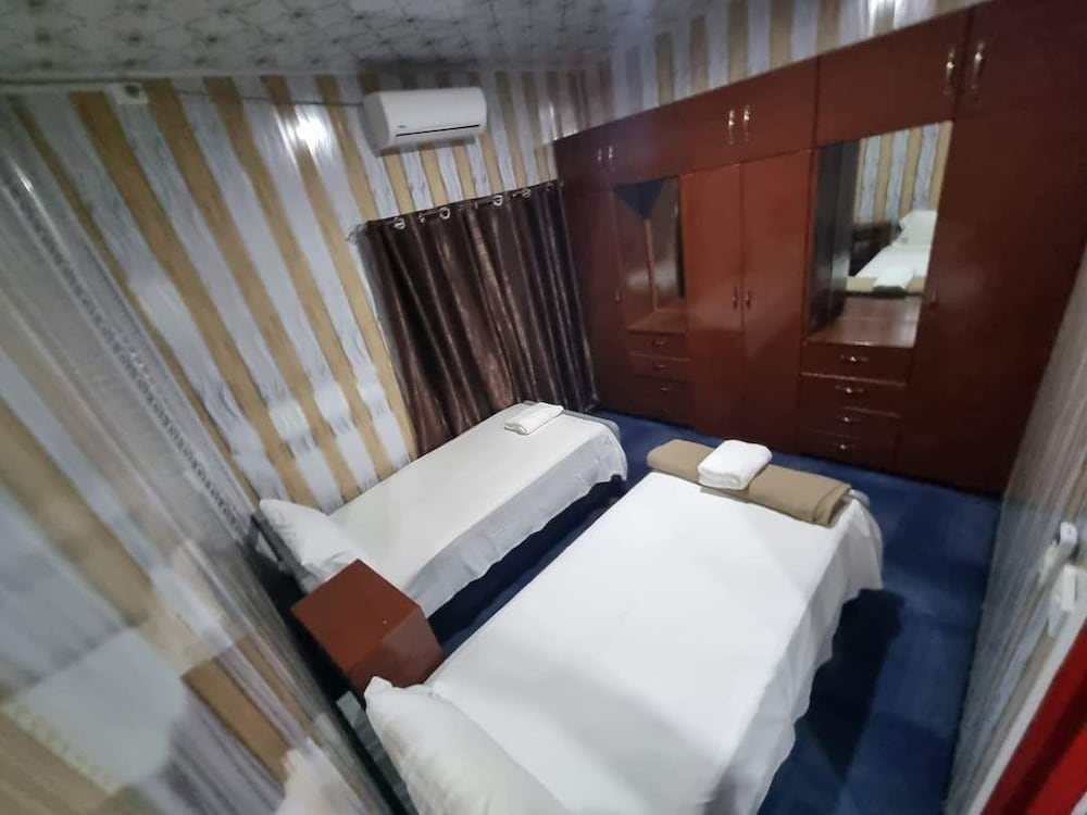 3 BEDROOMS, APARTMENT