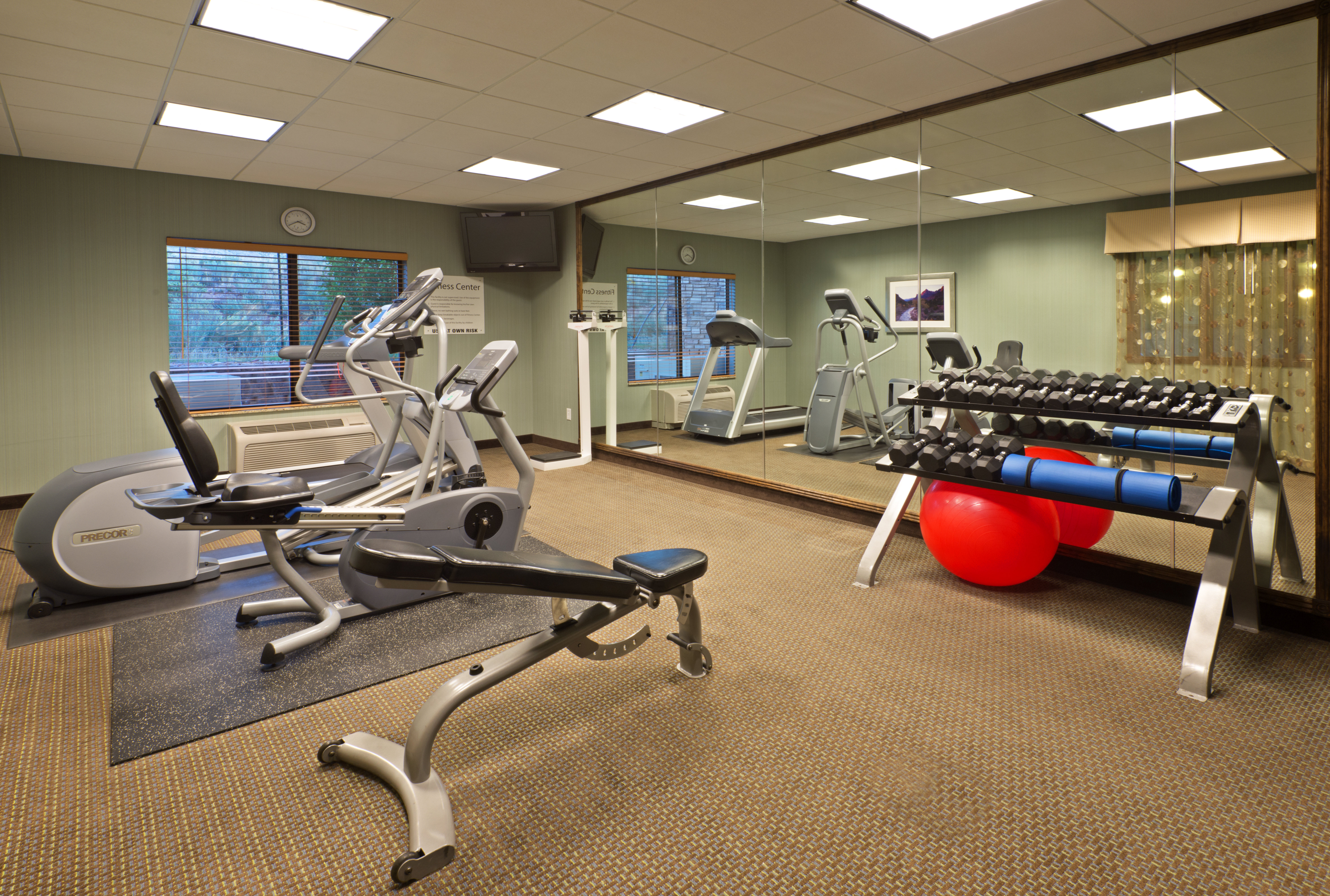 Holiday Inn Express Hotel Suites Richfield 40/62