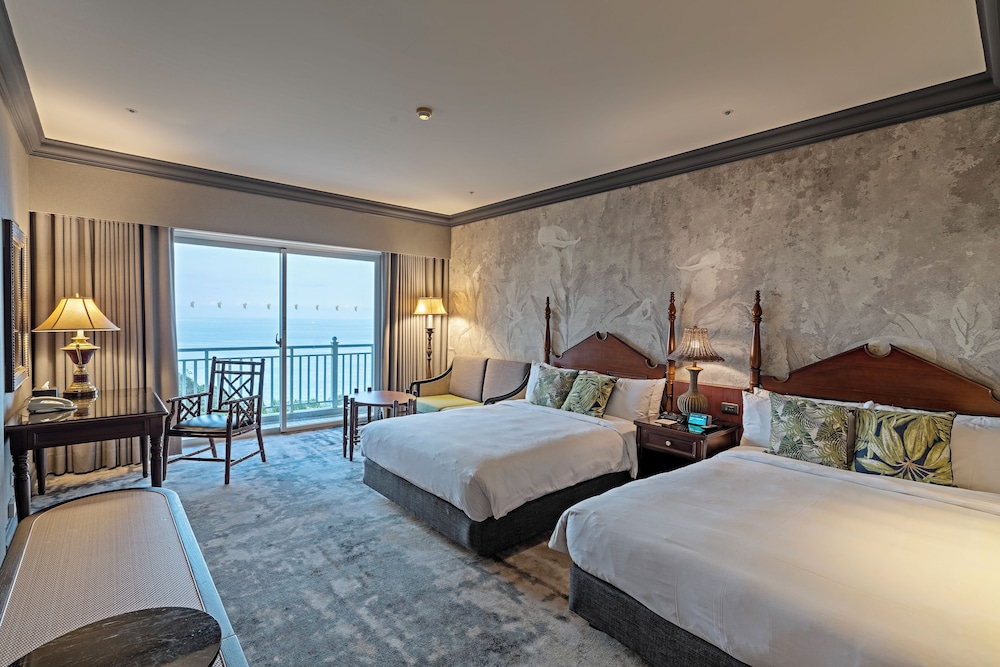 OCEAN, DELUXE, 2 DOUBLE BEDS
