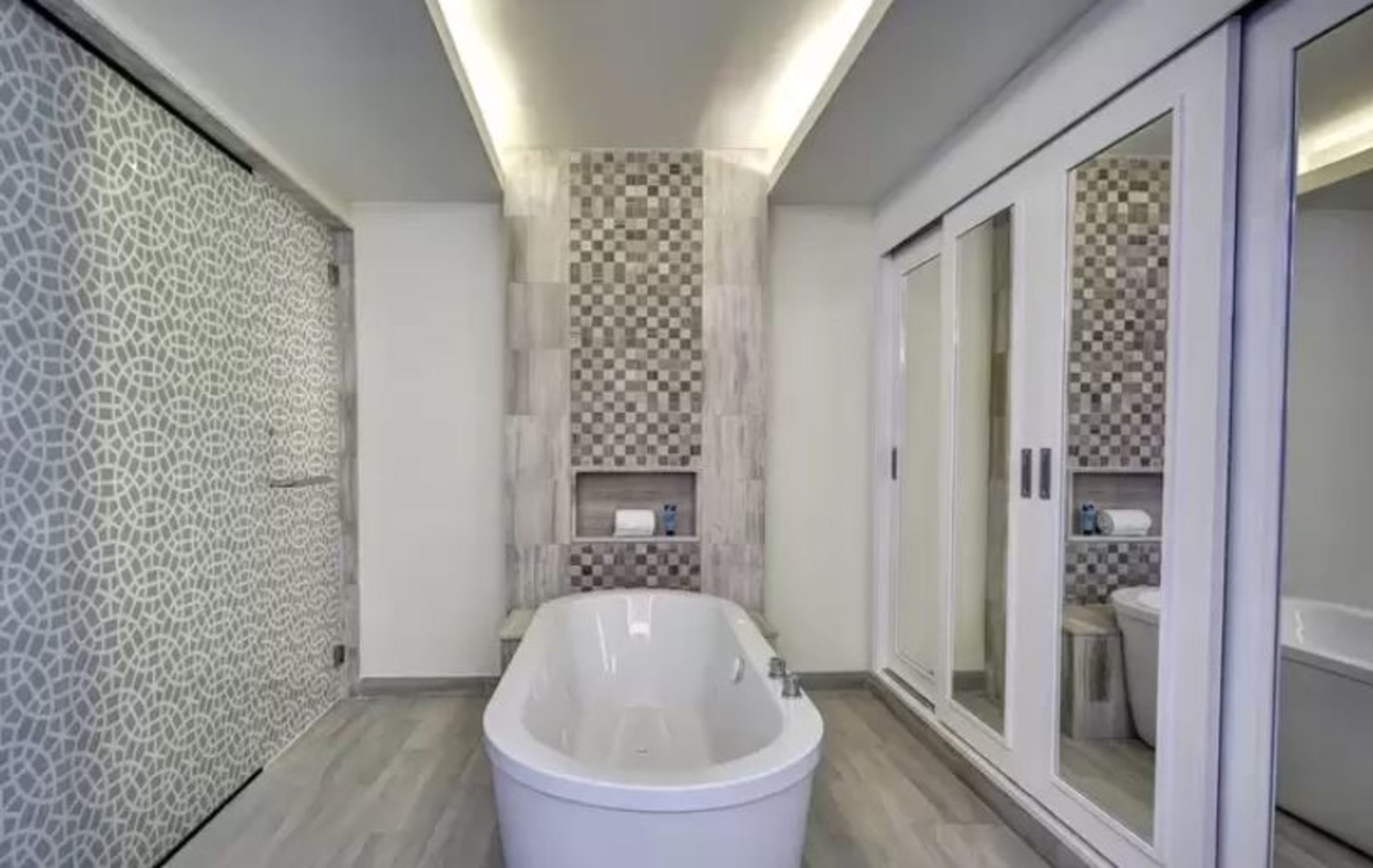 Luxury Presidential One Bedroom Suite، Royalton Bavaro, An Autograph Collection All Inclusive Resort and Casino 6/6