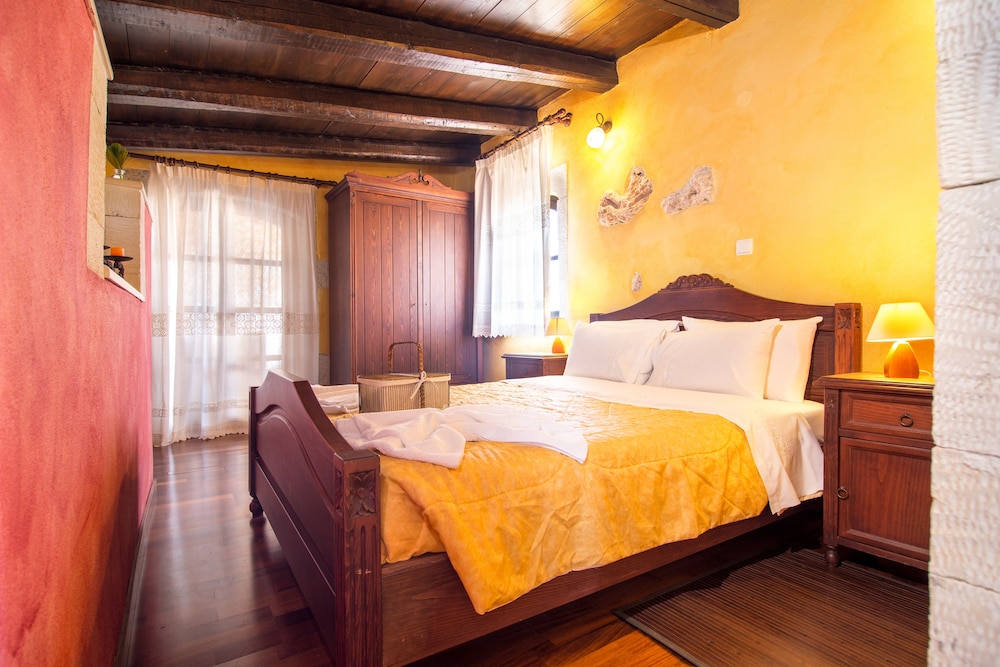 Samonas Traditional Villas 11/50