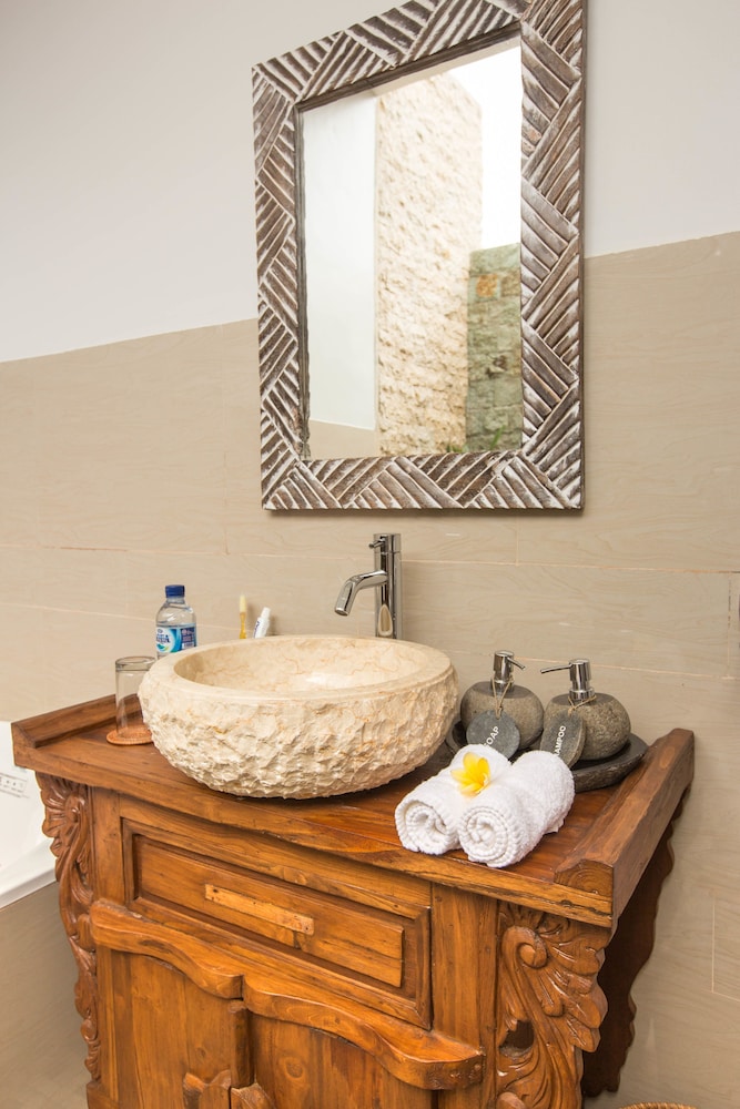 Laba Ubud Villa 18/19