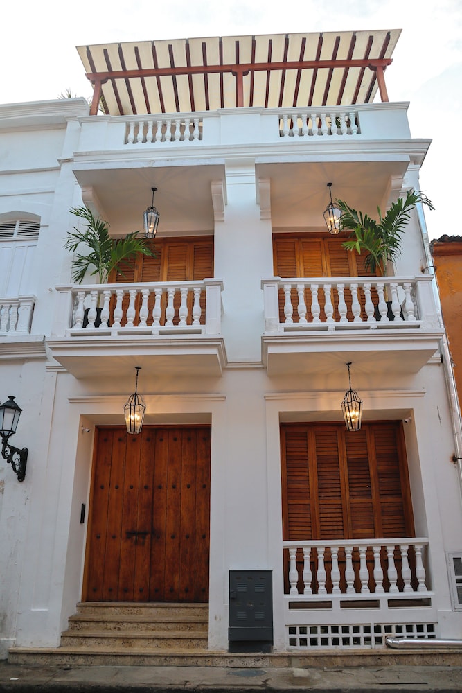 Casa Bianca by Faranda Boutique 3/58