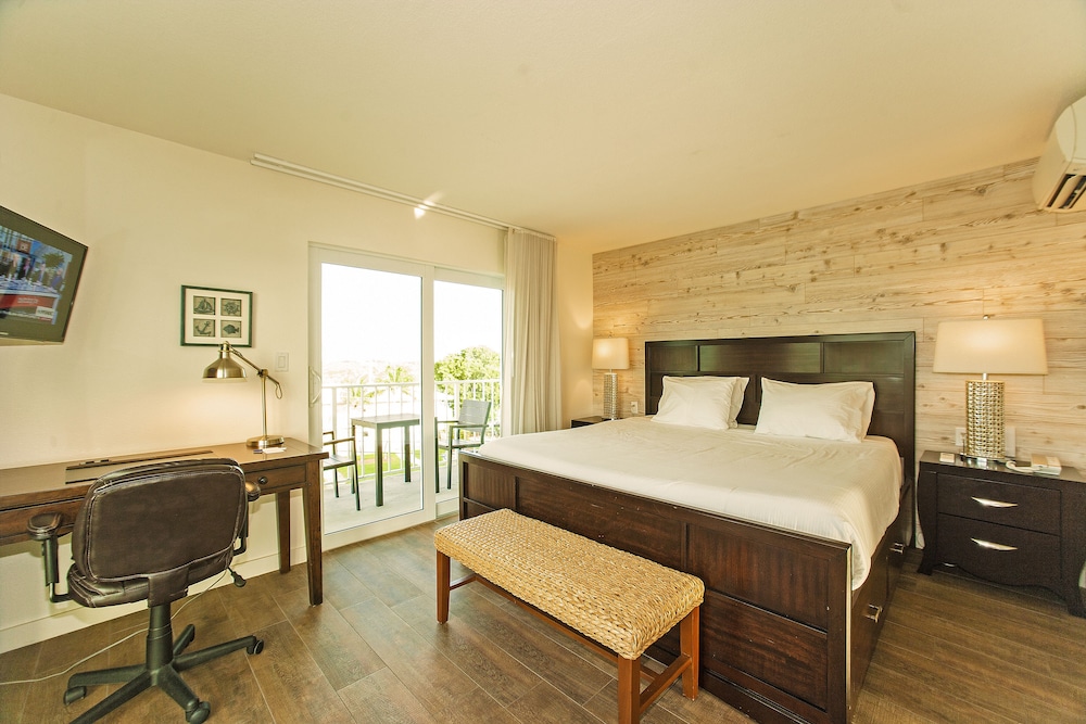 Skipjack Resort Marina 24/70