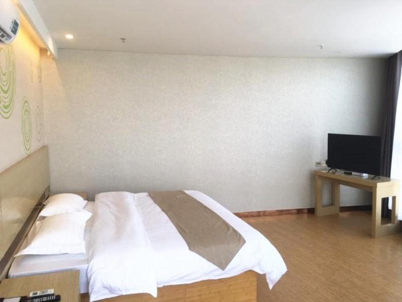 GreenTree Inn Chengde Development Zone University City Express Hotel 17/24