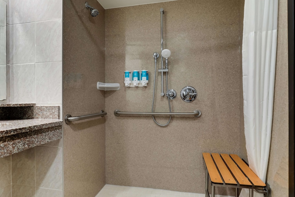 Drury Inn & Suites Columbus Dublin 37/38