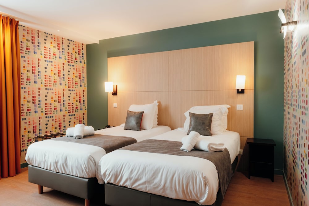 Hotel Red Fox 30/61