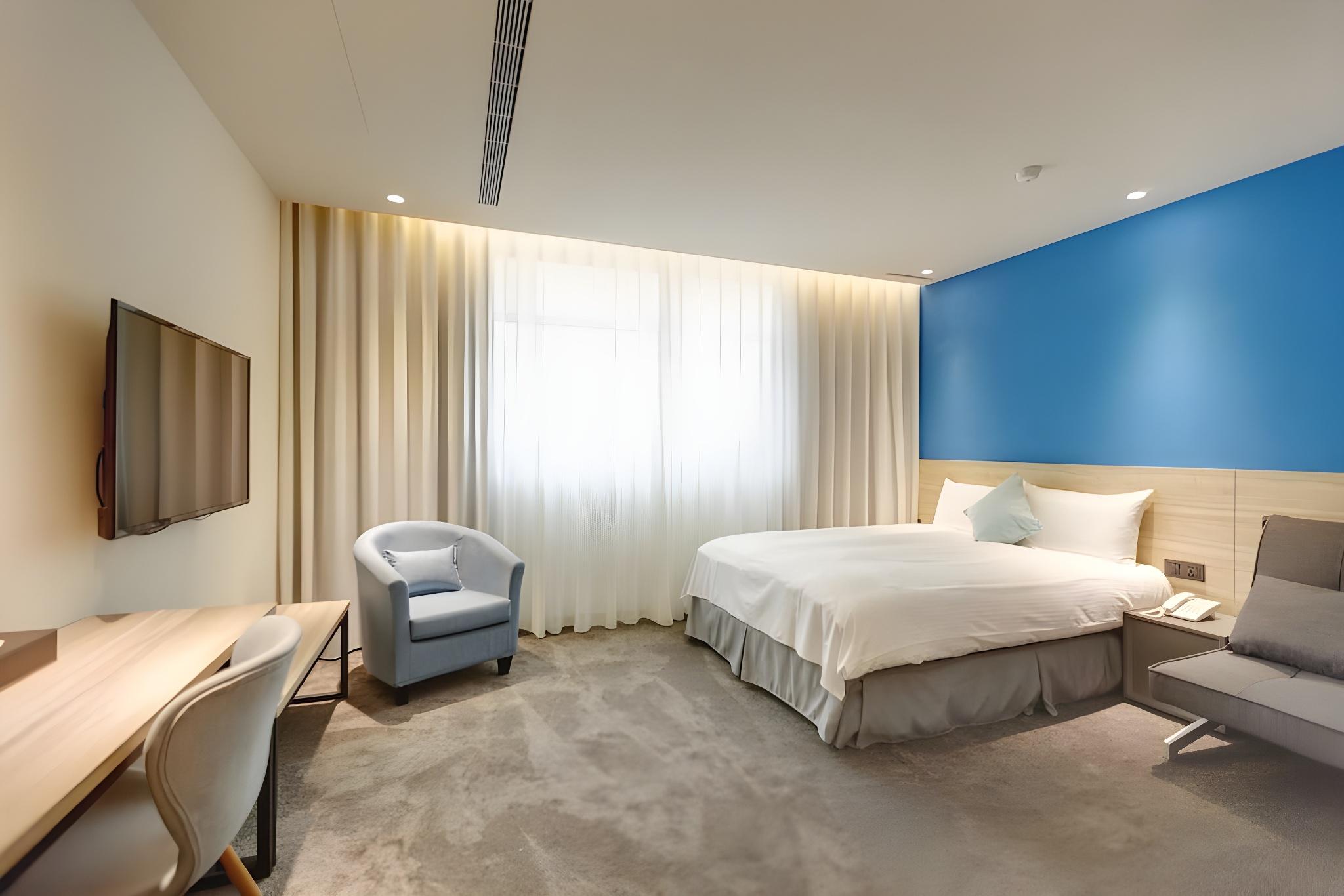 Business, Double Bed, No Window
