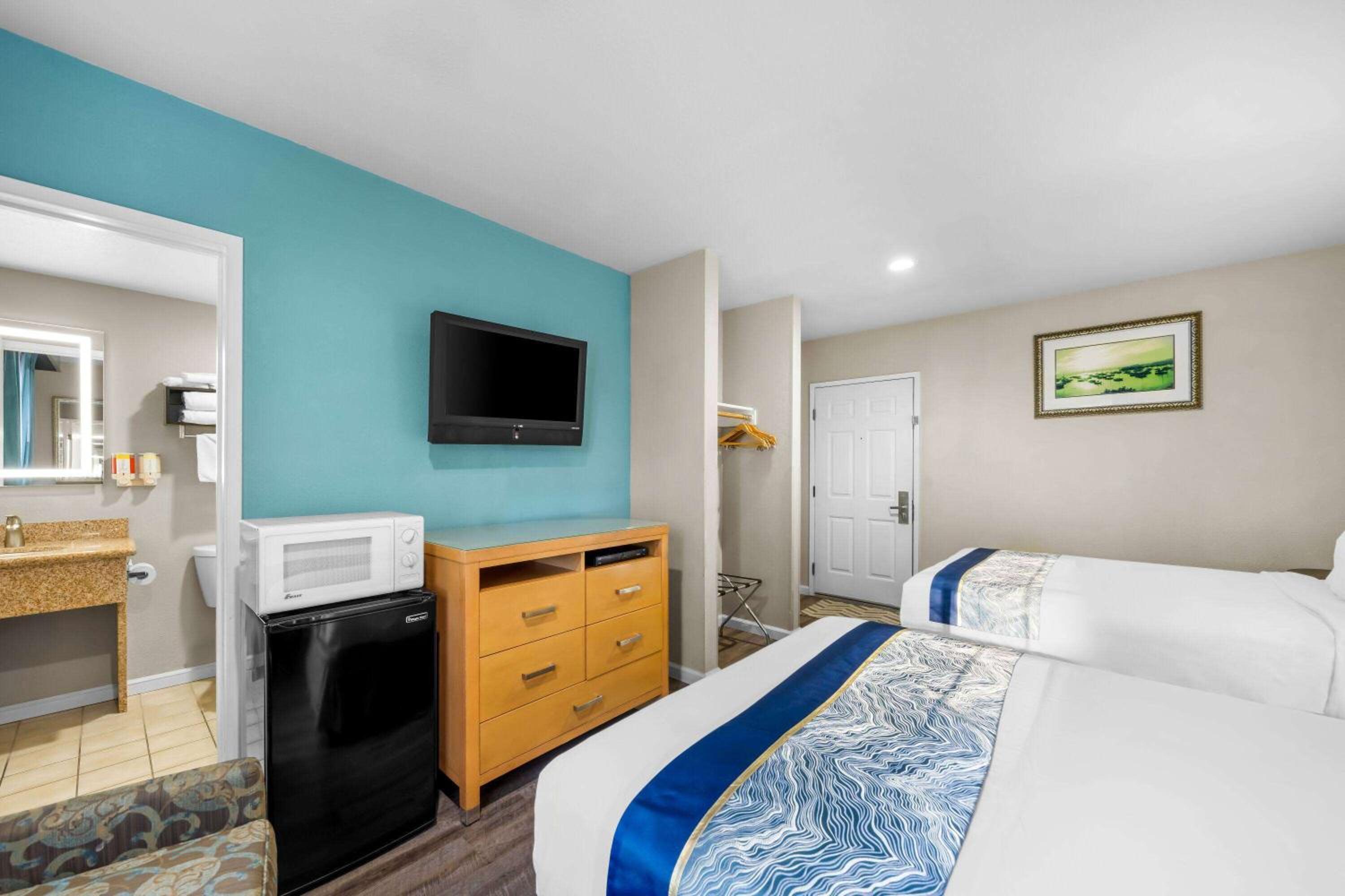 Standard, 2 Double Beds