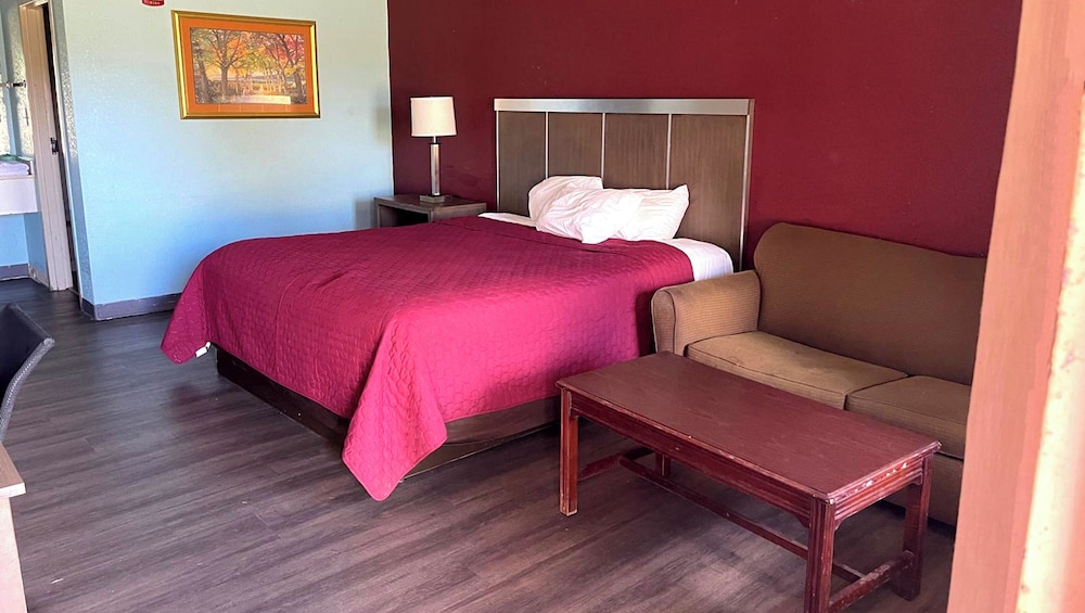 Mayfair Inn Williamston Hwy 64 16/50