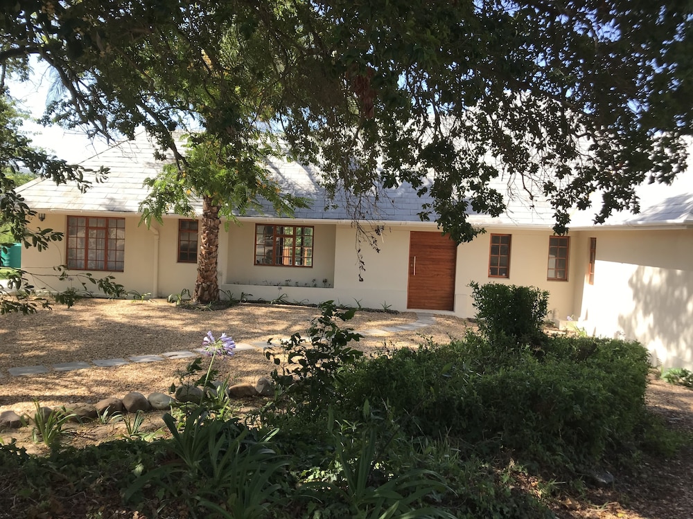 Lauradale Accommodation 40/50