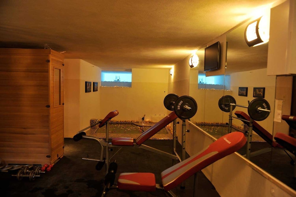 Afrodite Hotel 52/80