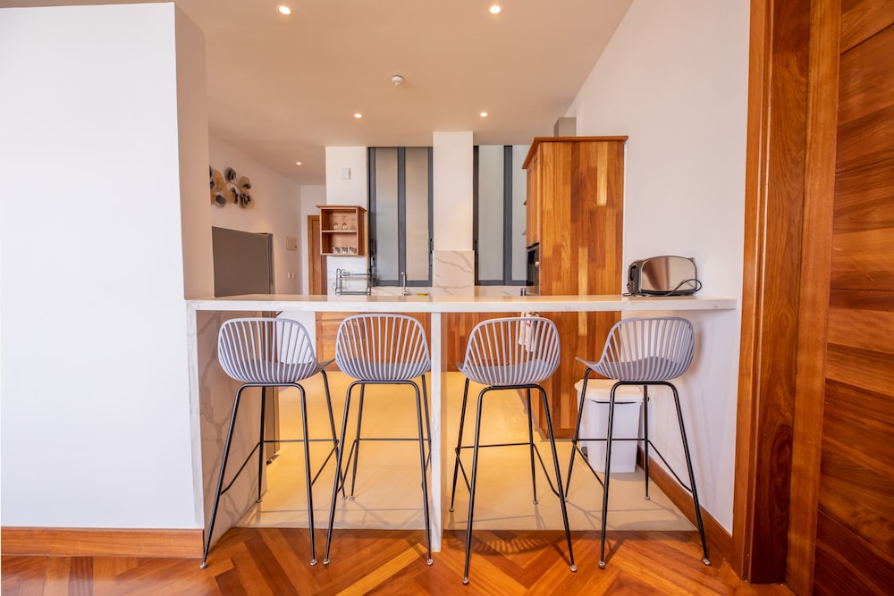 Broadwalk Residency 34/46