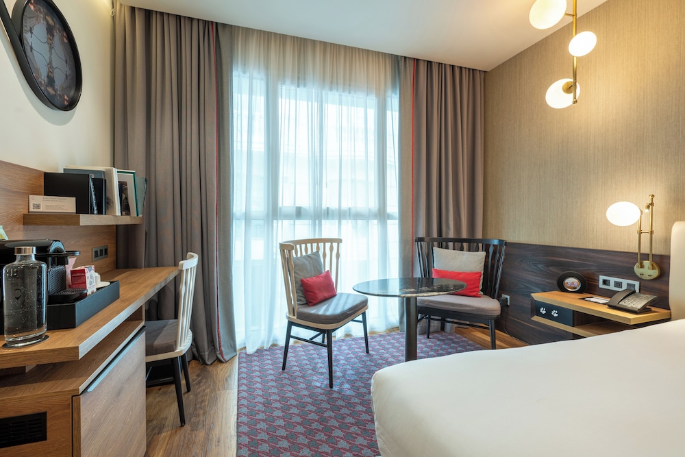Hyatt Centric Gran Via Madrid 65/72