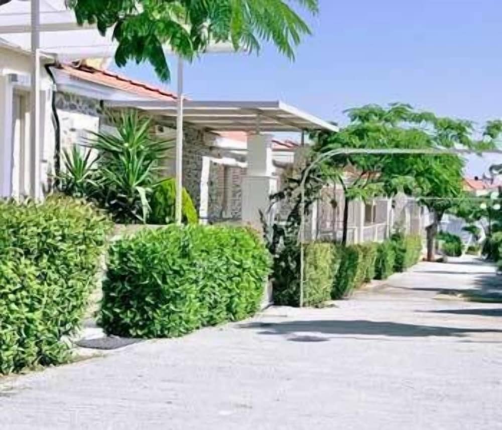 Oikies Small Elegant Houses 35/43