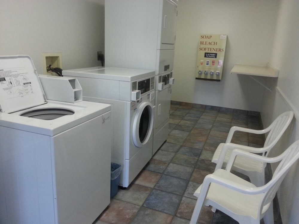 Americas Best Value Inn Lincoln 25/34