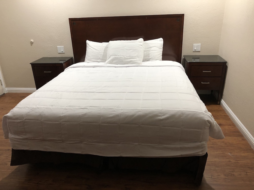 STANDARD, KING BED